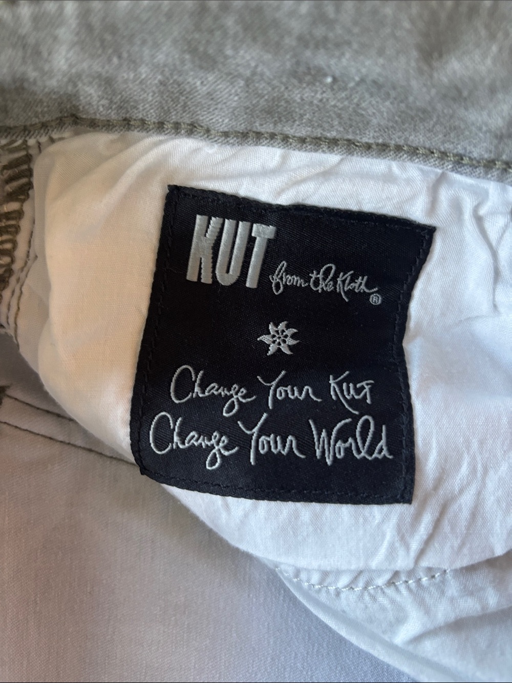 New - Kut from the Kloth 'Brigitte' Ankle Skinny Cargo Floral Print Jeans - Sz 8 - Picture 6 of 10
